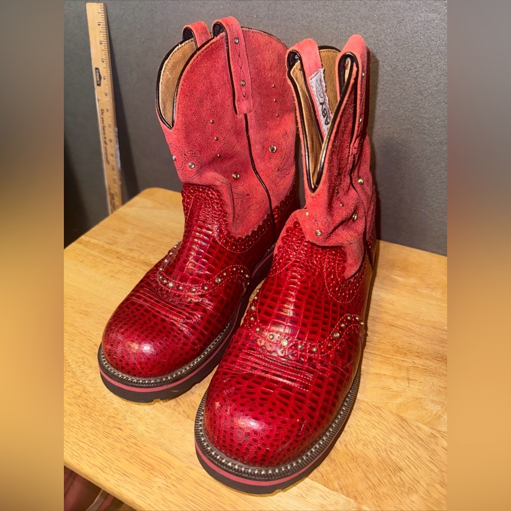 Babyfat Ariat Women’s Western Boots Croc design Lether Suede GUC